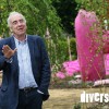 Alain Baraton dans son éléments, les jardins de la Saline royale