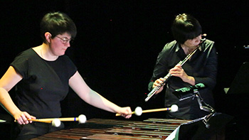 Eléna Louviot (percussions) et Claire Louwagie (flûte) - Photo : Diversions