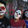 Étudiants mexicains préparant le Jour des morts, San Rafael, 2019